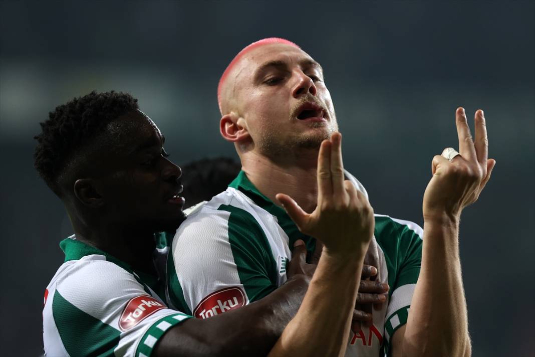 Hakem maçın önüne geçti! Konyaspor - Fenerbahçe maçından kareler 37